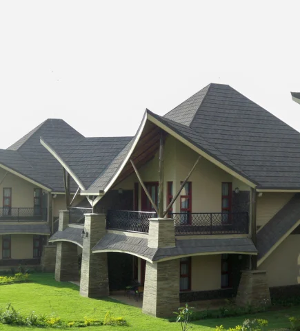 A huge stone-coated roof house that exudes majesty and longevity in its architectural form